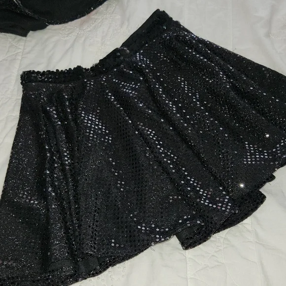 Stunning, 3 piece Glitzy dance costume - Picture 4 of 9